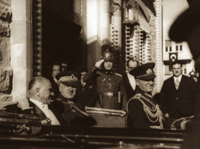 Cumhurbaşkanı Atatürk ve Genelkurmay Başkanı Fevzi Çakmak, Ankara, 29 Ekim 1935