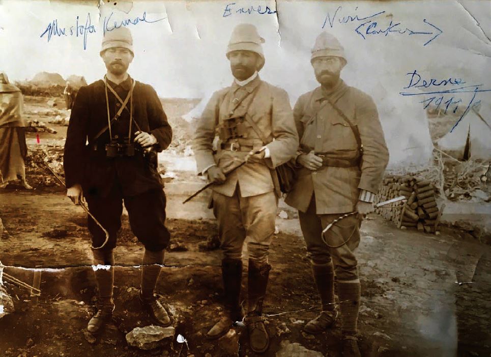Mustafa Kemal, Enver Paşa ve Nuri(Conker), Derne 1911(Zarife Conker Arşivi)