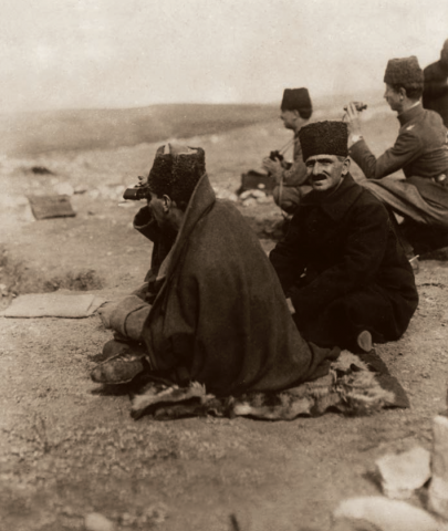 M. Kemal Paşa, Zafer Tepe'den Duatepe'de süren muharebeleri takip ederken, Polatlı, 9 Eylül 1921.